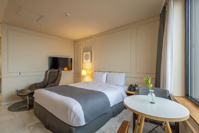 Deluxe Double Room, River View