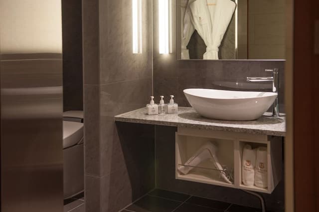 Middle Suite