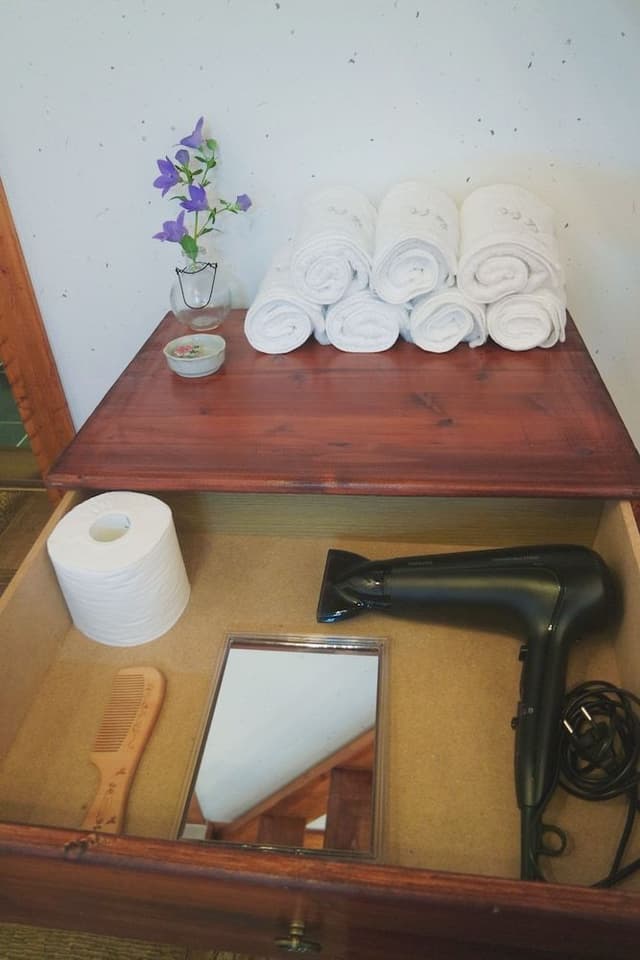 Room (# 4)