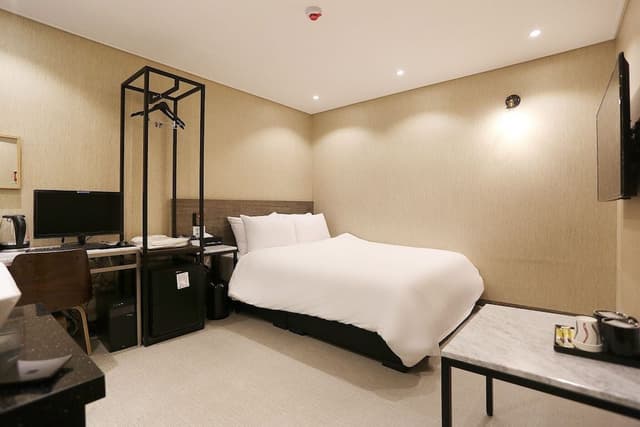 Standard Room A Type (Netflix, Disney+, Watcha, Laftel Available)
