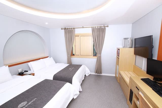 Family Twin Room