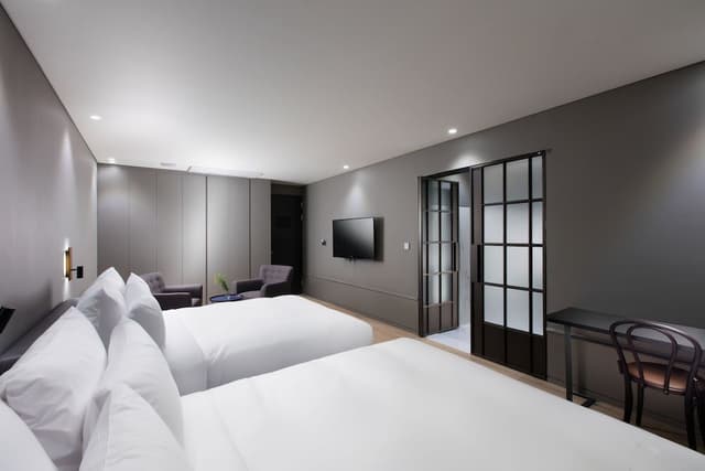 Premium Twin Room