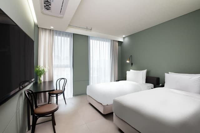 Deluxe Twin Room