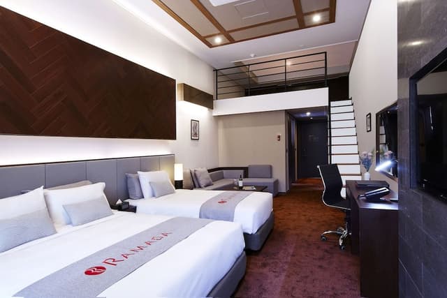 Suite, Multiple Beds, Non Smoking