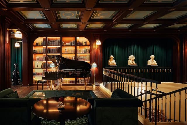 Corner Suite King - Club Lounge Access Included
