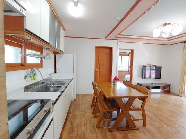 Family Room, 2 Bedrooms (79 sqm)