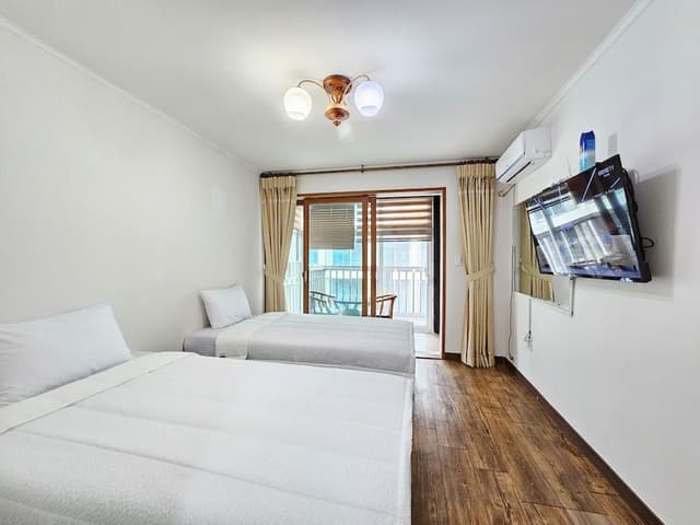 Standard Room (27 sqm)