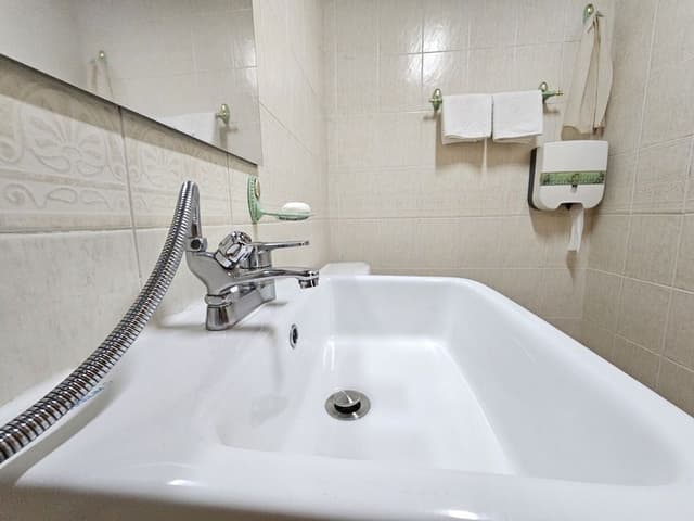 Double + 2 Single Beds (approx. 62 sqm)