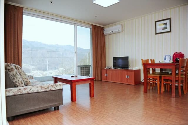 Gold Suite A