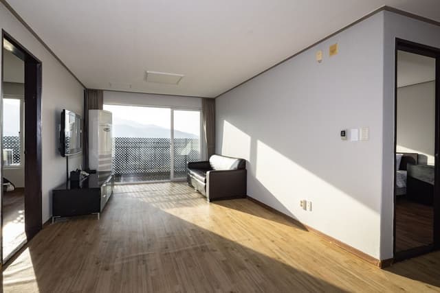 Royal Suite (35PY,Ondol or Bed randomly assigned)