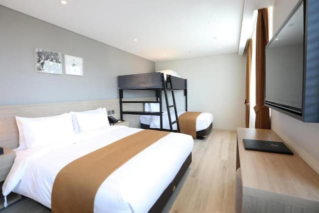 Deluxe Quadruple Room