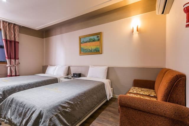 Deluxe Twin Room