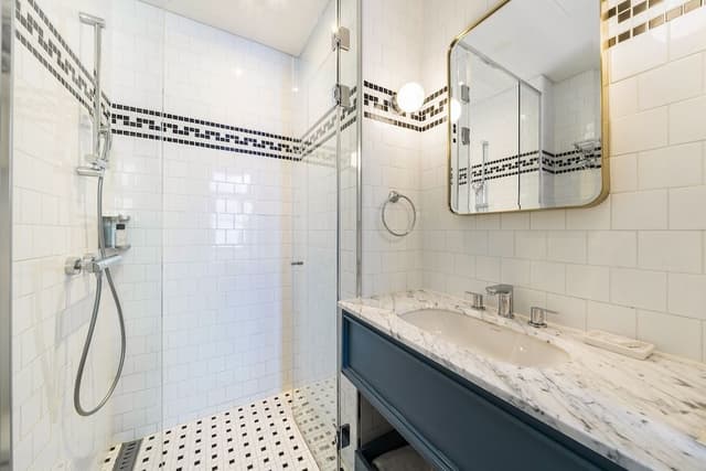 Petite Twin Room