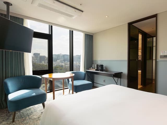 Signature Room, 1 King Bed, Park View