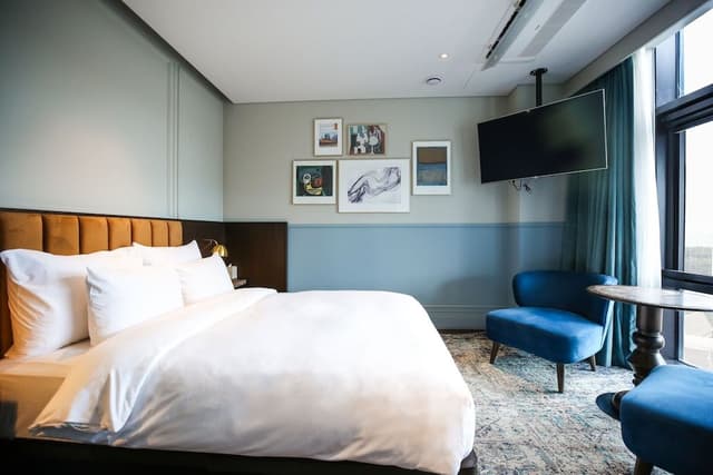 Signature Room, 1 King Bed, Park View