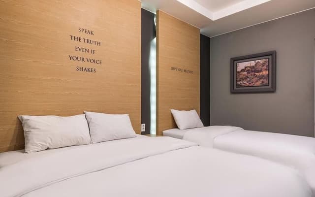 Premium Twin Room