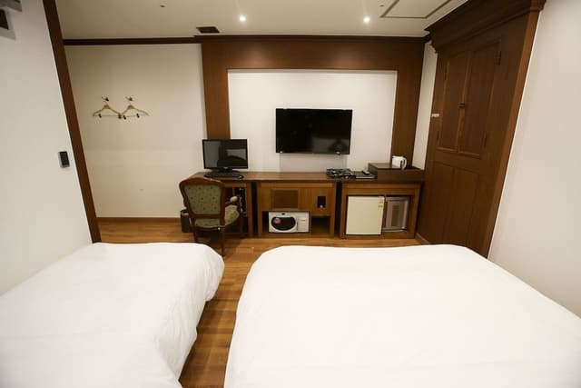 Premier Twin Room