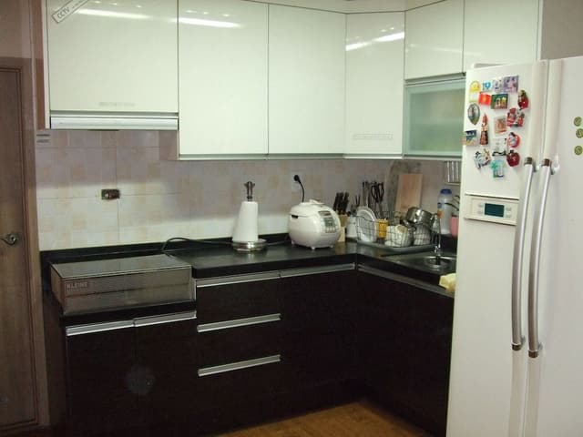 1 x Private Triple Room(Shared Bathroom) (1 Double Bed, 1 Single Bed)