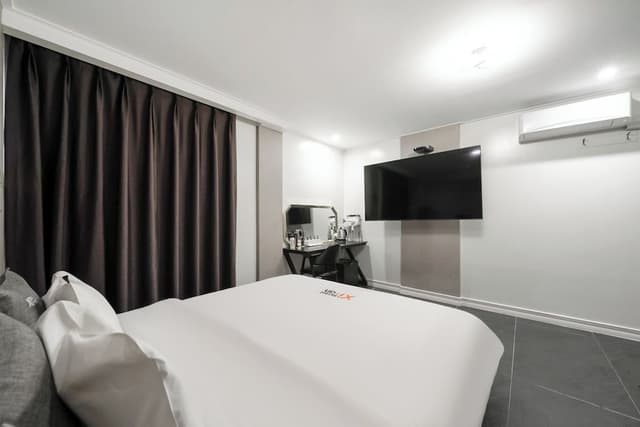Royal Suite (Breakfast for 2)