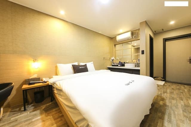 Deluxe Room, Bathtub