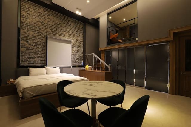 Royal Suite, Terrace (PUB)
