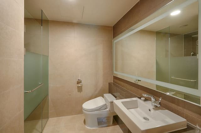 Gold Suite (Kitchen/Ocean View/Bed)