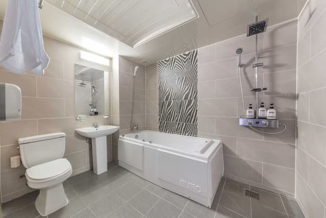 Double or Twin Room, Multiple Beds