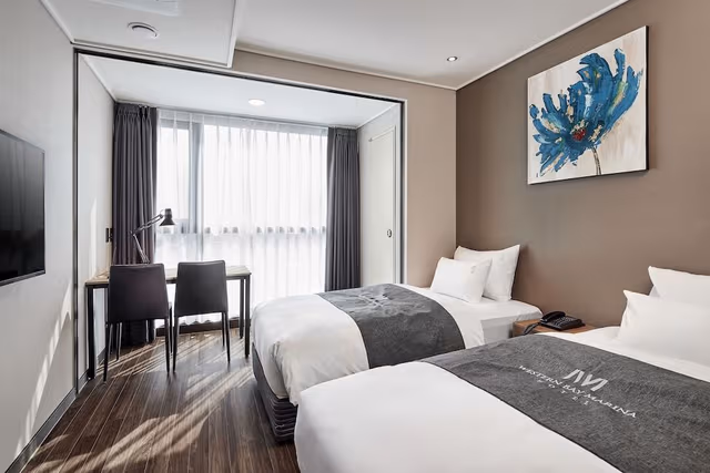 Standard Twin Room