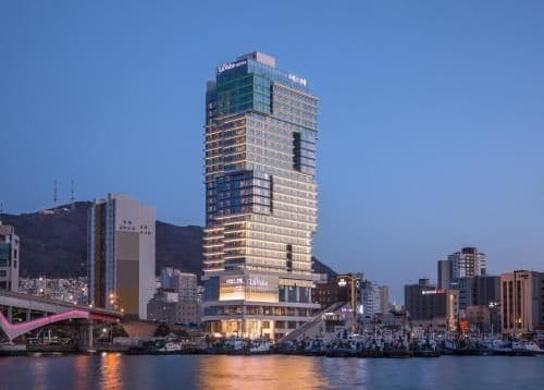 โรงแรมลาวาลเซ โรงแรมลาวาลเซ