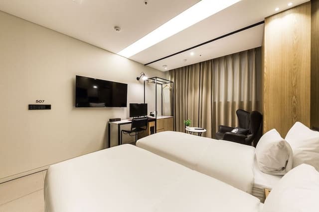 Deluxe Twin Room