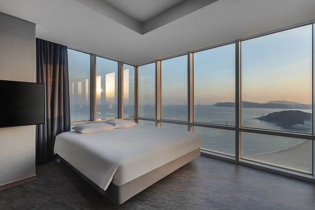 Corner Suite Ocean View