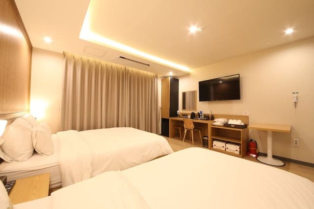 Deluxe Twin Room