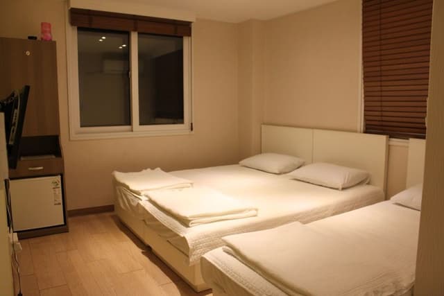 Triple Bed Room
