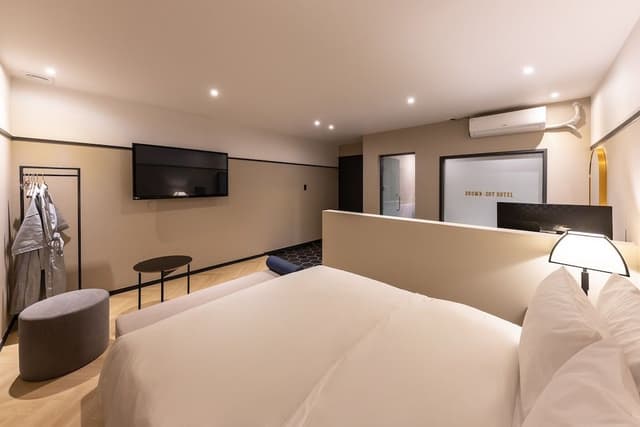 Deluxe Double Room (Breakfast Provided Except for Monday)