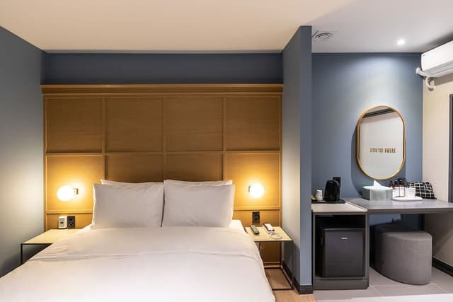 Deluxe Double Room (Breakfast Provided Except for Monday)
