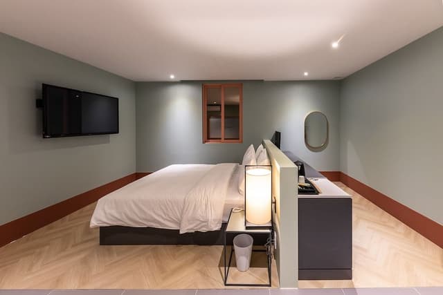 Superior Suite (Breakfast Provided Except for Monday)