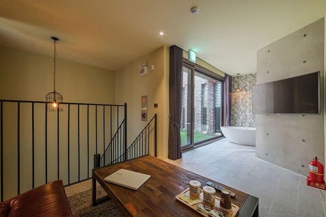Premium Garden Room - Bath Bomb Package