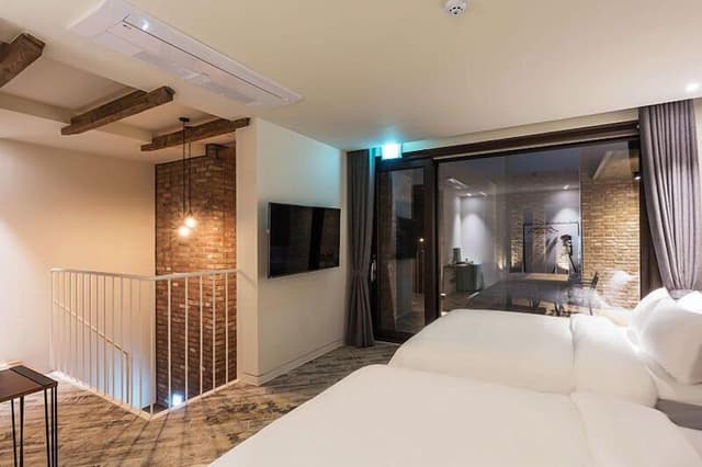 Suite - Party Room