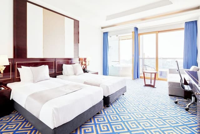 Ocean View Twin with Jacuzzi