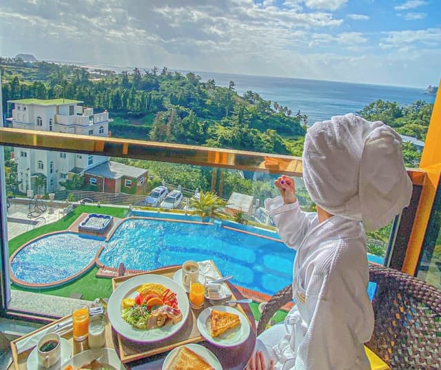 Ocean View King with Jacuzzi