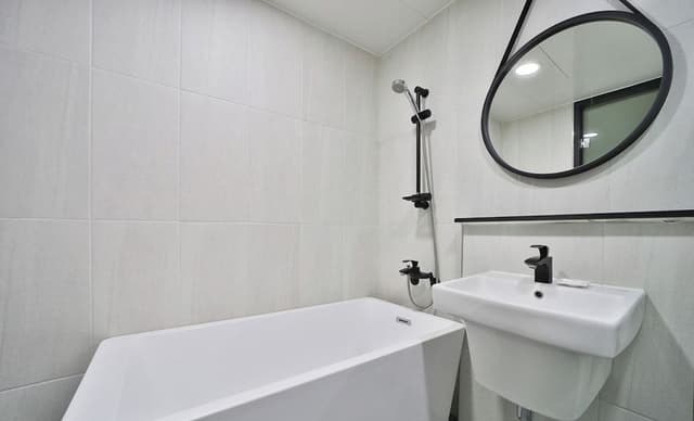 Deluxe Twin Room, City View (Partial Ocean View)
