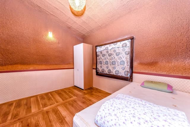 Room (40py)