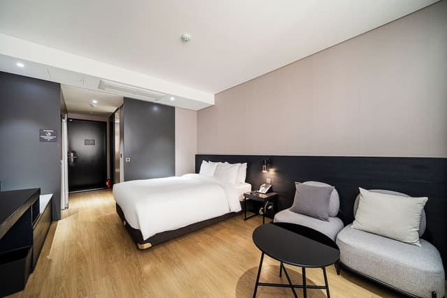 Standard Double Room, Non Smoking, City View