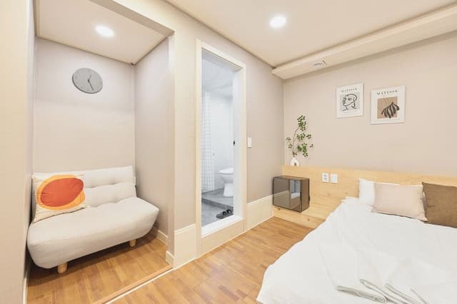 Double Room (non-Korean nationals only)