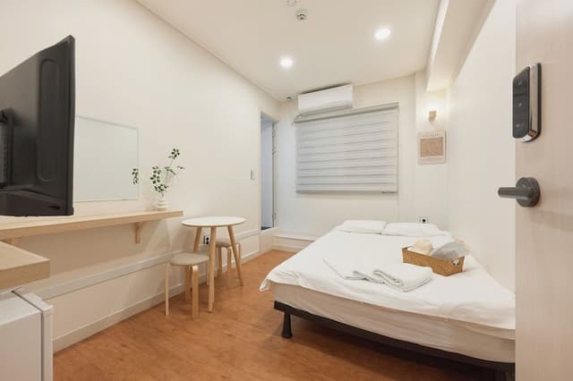 Double Room (non-Korean nationals only)