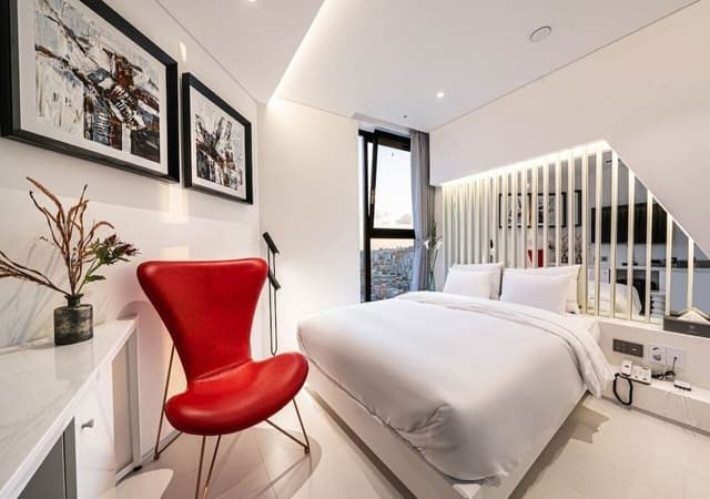 Run Of House(Randomly assigned upon check-in : Standard or Deluxe or Semi Suite) / No Parking