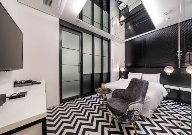 Deluxe Double Room (Netflix/ Youtube Available on TV)