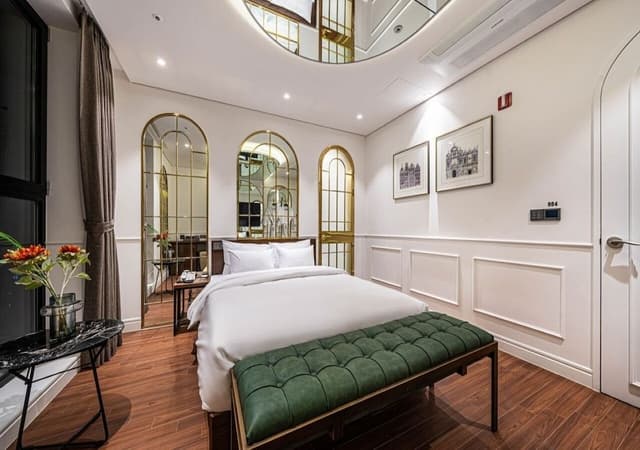 Run Of House(Randomly assigned upon check-in : Standard or Deluxe or Semi Suite) / No Parking