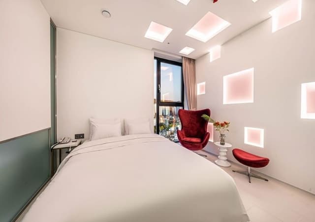Deluxe Double Room (Netflix/ Youtube Available on TV)