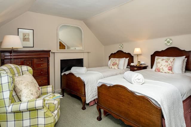 Classic Twin Room
